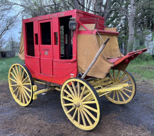 Western Collectible Estate Auction ( Wagons/carriages )