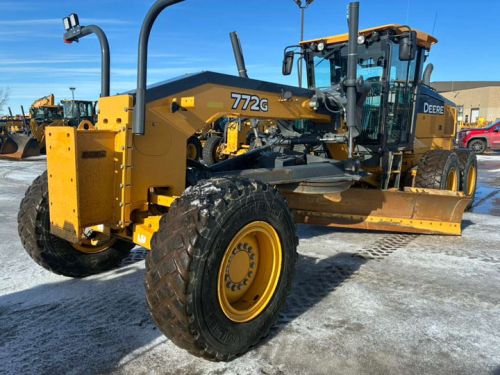 2018 John Deere 772g ( Tractors - John Deere )